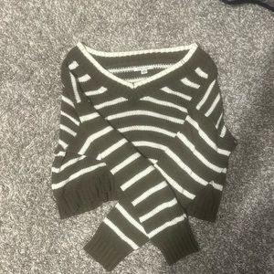 American Eagle Cropped Sweater